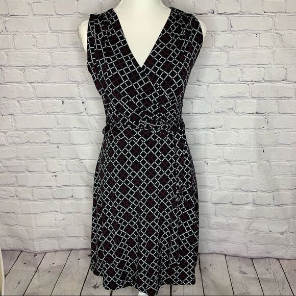 41 Hawthorn Tristana Essential Faux Wrap Dress - Picture 2 of 12